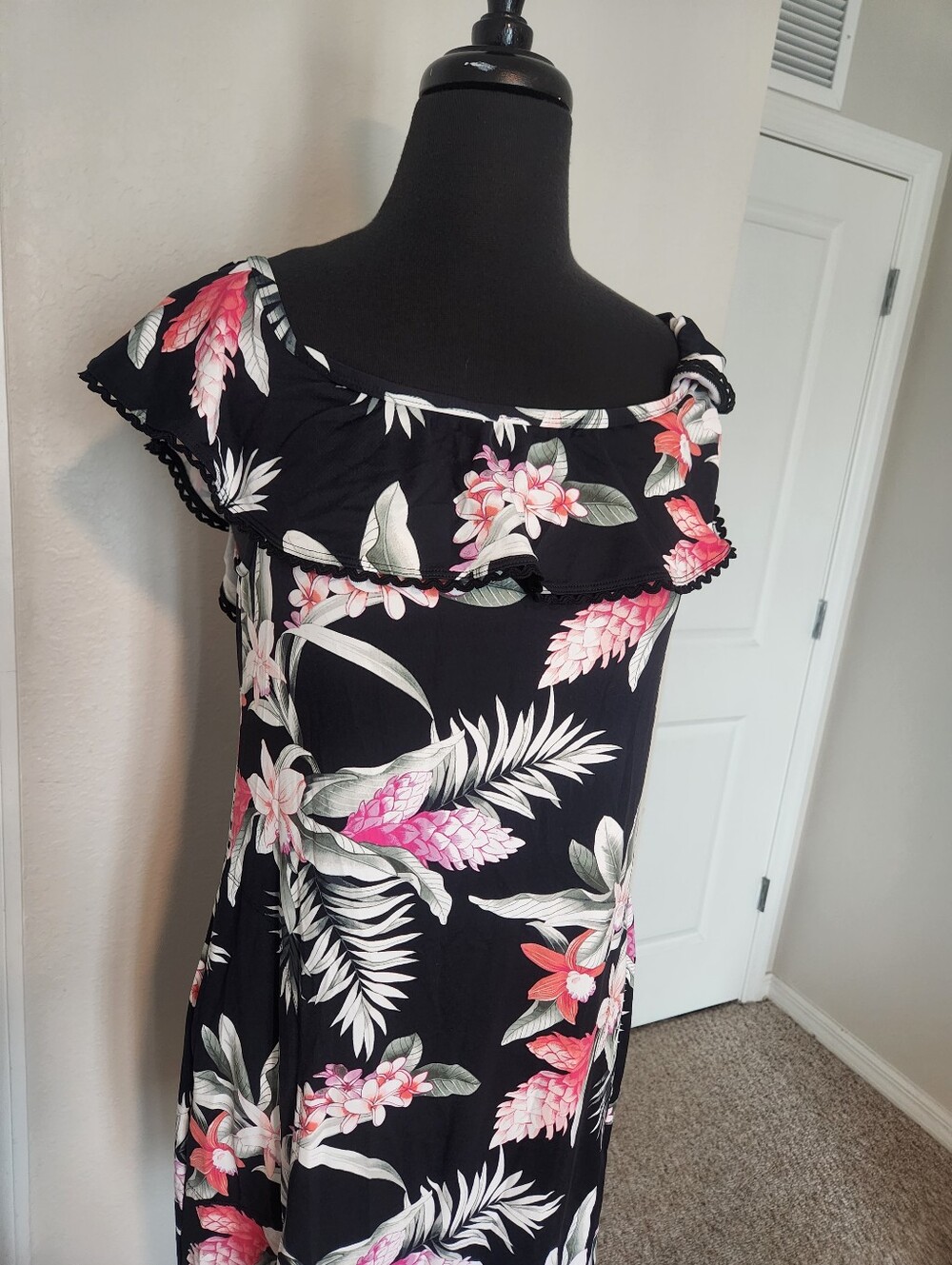 Tommy Bahama Black One-Shoulder Tropical Floral Dress - Picture 4 of 9